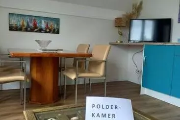 ベッドアンドブレックファースト Room By The Sea