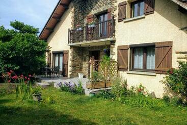 تختخواب و صبحانه Les Ecureuils