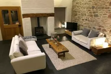 تختخواب و صبحانه Dan Y Graig Barn, Carmarthen