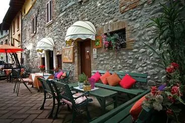 Hotelli Al Borgo Antico Ristorante Con Camere