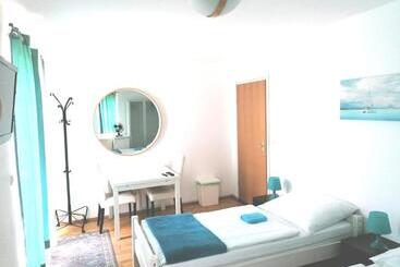 호스텔 Favoritenrooms