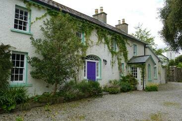 פנסיון The Coachhouse @ Kingsfort House