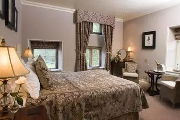 Отель Whitley Hall