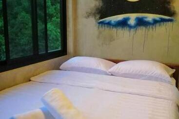 Bed and Breakfast Baan Rabiangdao Uthaithani