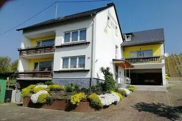 ペンション Gästehaus Bausch