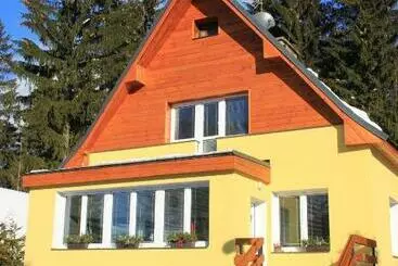 アパートホテル Apartmány Mamut Harrachov