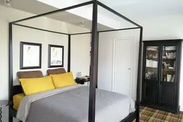 ベッドアンドブレックファースト Monts Dôme