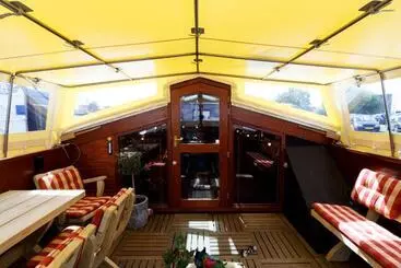 Bed and Breakfast Blackpearl Boat&breakfast