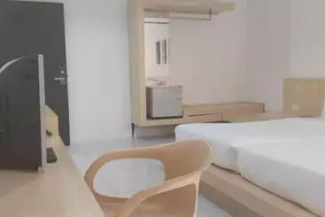 בית מלון כפרי Urban Patong Residence