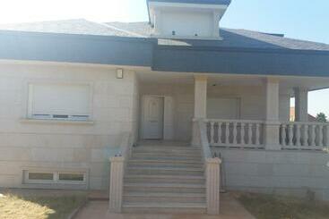 膳宿费 Alojamiento Martel