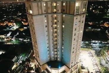 Java Paragon Hotel & Residences