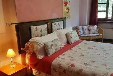 Aamiaismajoitus (B&B) La Collina Dei Passeri