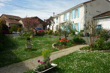 Bed and Breakfast Les Hirondelles Du Paradis 6 Rue Des Oiseaux