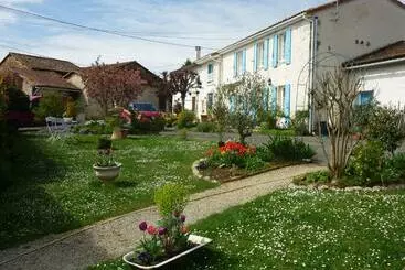 Bed & Breakfast Les Hirondelles Du Paradis 6 Rue Des Oiseaux