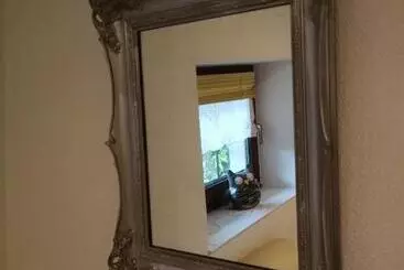 Aamiaismajoitus (B&B) Gästezimmer Am Hüstert