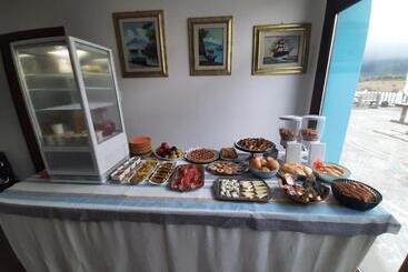 Отель Borgo Rurale Cares