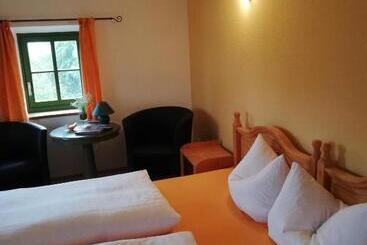 Pensionat Lichtenhainer Hof