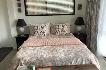 Bed and Breakfast Botanical Haven Bnb
