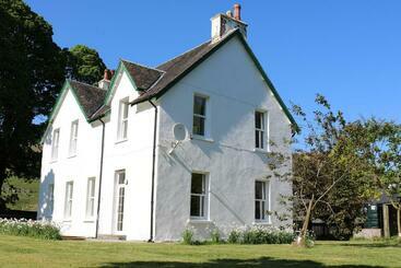 تختخواب و صبحانه Innishewan Farmhouse