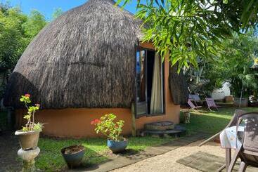 Bed and Breakfast Cazhibiscus