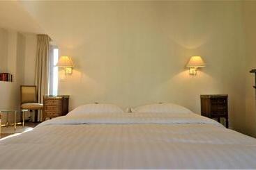 تختخواب و صبحانه Les Chambres De L Abbaye