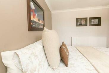 مبيت وإفطار Annora House