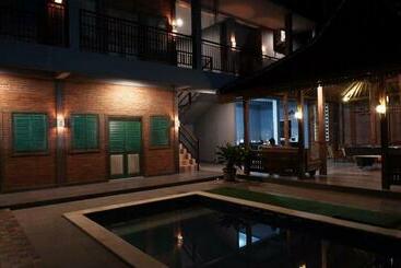 膳宿费 Kayu Tua Villa