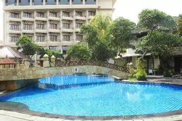 ホテル Lombok Raya