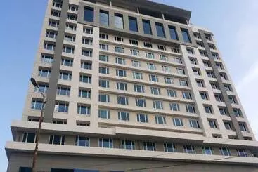 בית מלון כפרי Radisson Hyderabad Hitec City