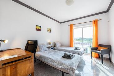 پانسیون Local Guesthouse