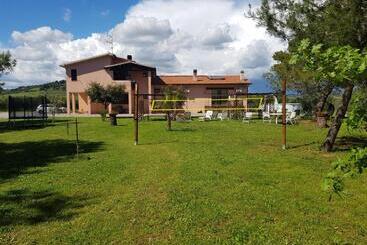 בית מלון כפרי Ilboschetto Magnolia