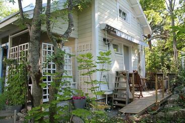 پانسیون Oak House