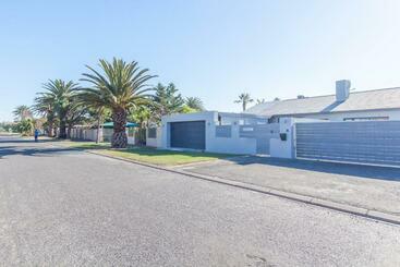 펜션 Bloubergstrandlodge