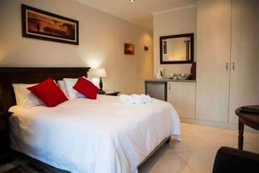 פנסיון Palmwood Guest House