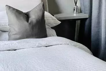 ベッドアンドブレックファースト Frogs Pond