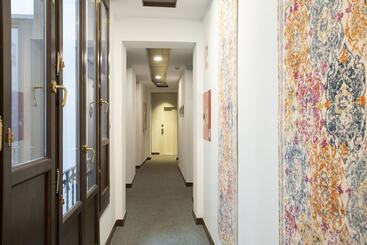 هتل Casual Ilbira Granada