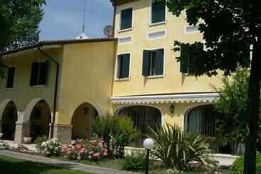 مبيت وإفطار Ca L Oasi