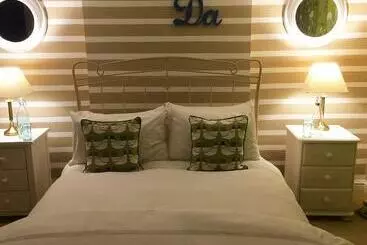 Aamiaismajoitus (B&B) Glanmor Garden Apartment
