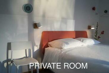 住宿加早餐  Room With A Few