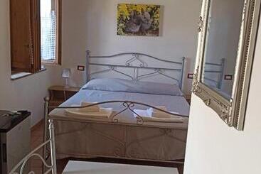 ホテル La Fraschetta