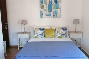 膳宿费 Guia Guest House