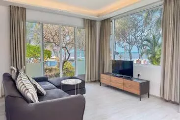 リゾートホテル Minitel By The Sea   Pranburi