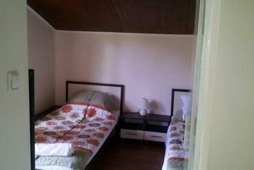 ペンション Guest Rooms Voneshcha Voda