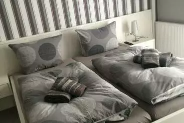 Aamiaismajoitus (B&B) Gästehaus Djuren