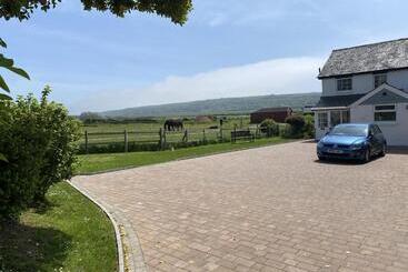 Tollgate Cottages Bed And Breakfast