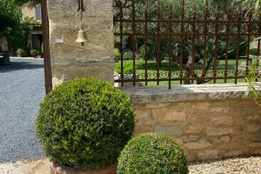 بنسيون Mas Serena