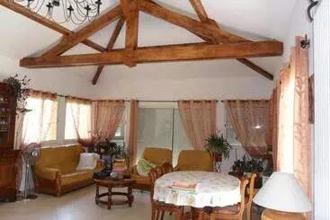 Bed and Breakfast Aux Cadollines