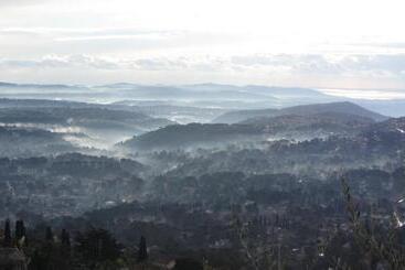 ベッドアンドブレックファースト Villa Des Oliviers