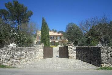 Bed and Breakfast Le Mas Des Cigales