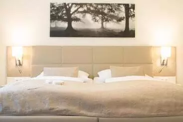 Aamiaismajoitus (B&B) Rooms 73   Helga Bartos